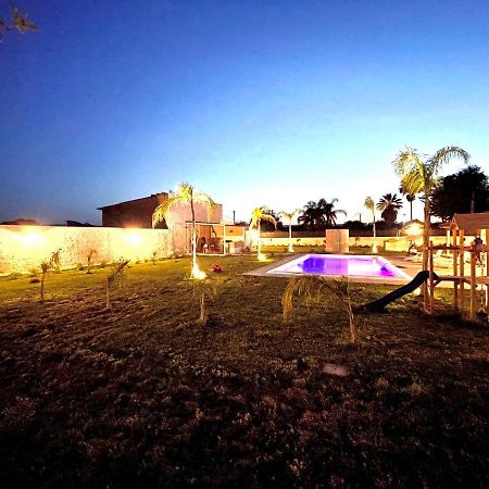 Villa Nunzia con piscina, sauna e idromassaggio. Floridia Esterno foto
