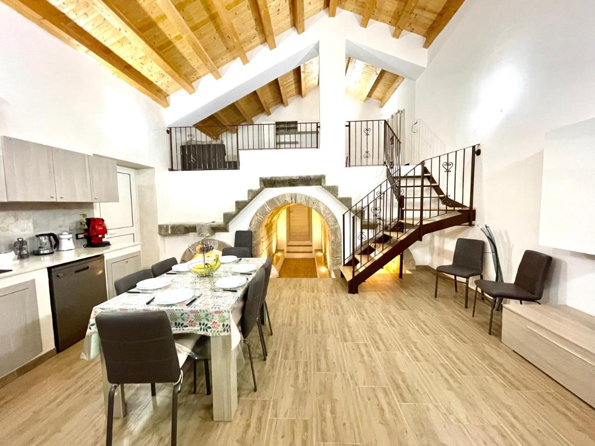 Villa Nunzia con piscina, sauna e idromassaggio. Floridia Esterno foto