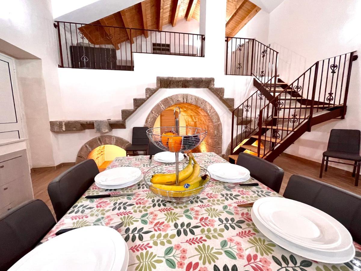 Villa Nunzia con piscina, sauna e idromassaggio. Floridia Esterno foto