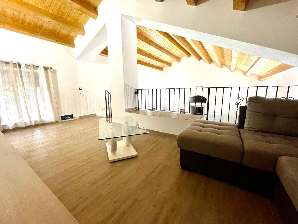 Villa Nunzia con piscina, sauna e idromassaggio. Floridia Esterno foto