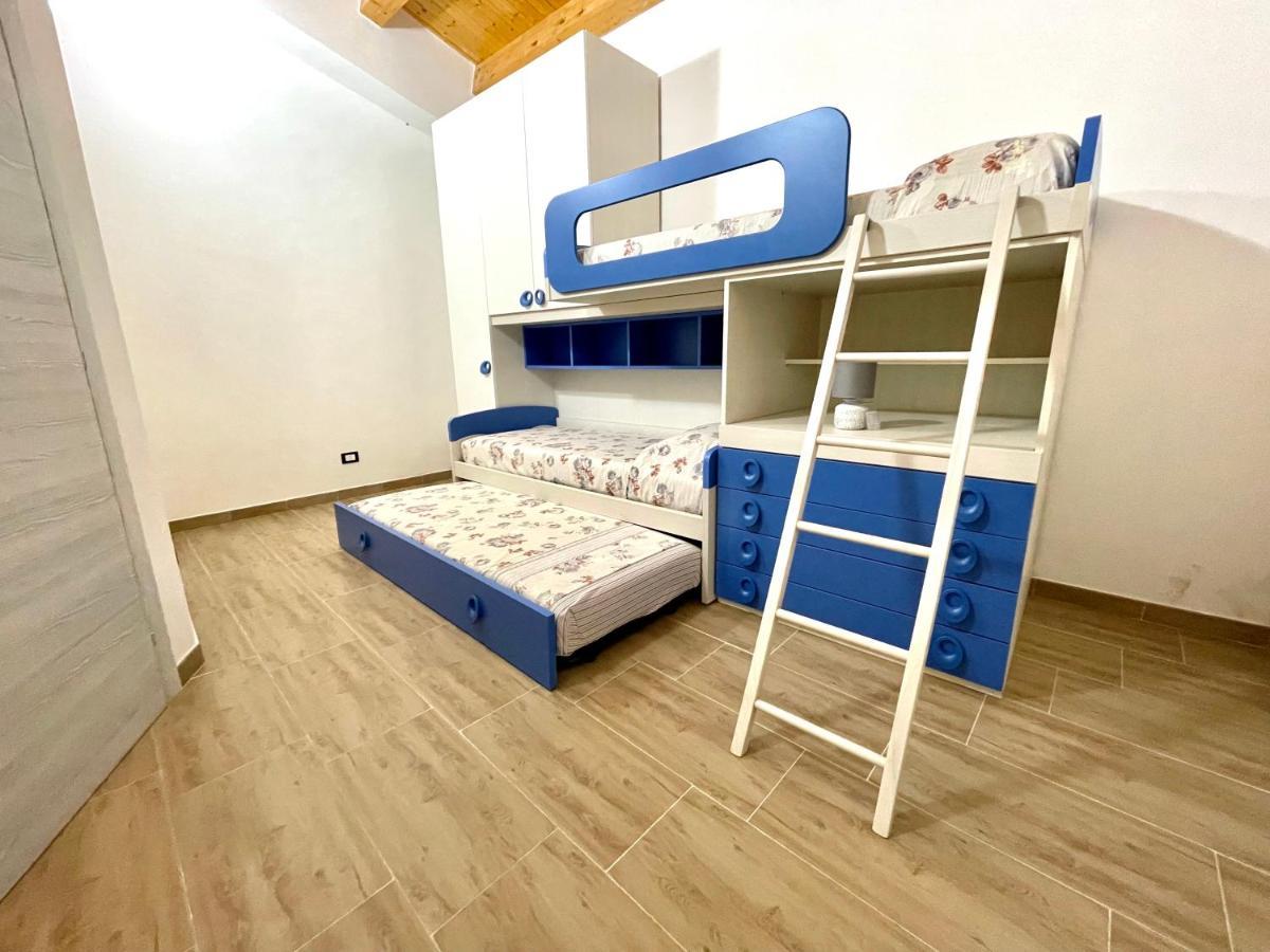 Villa Nunzia con piscina, sauna e idromassaggio. Floridia Esterno foto