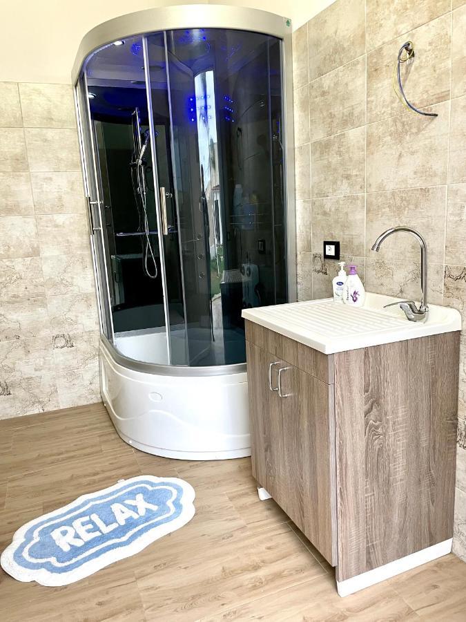 Villa Nunzia con piscina, sauna e idromassaggio. Floridia Esterno foto