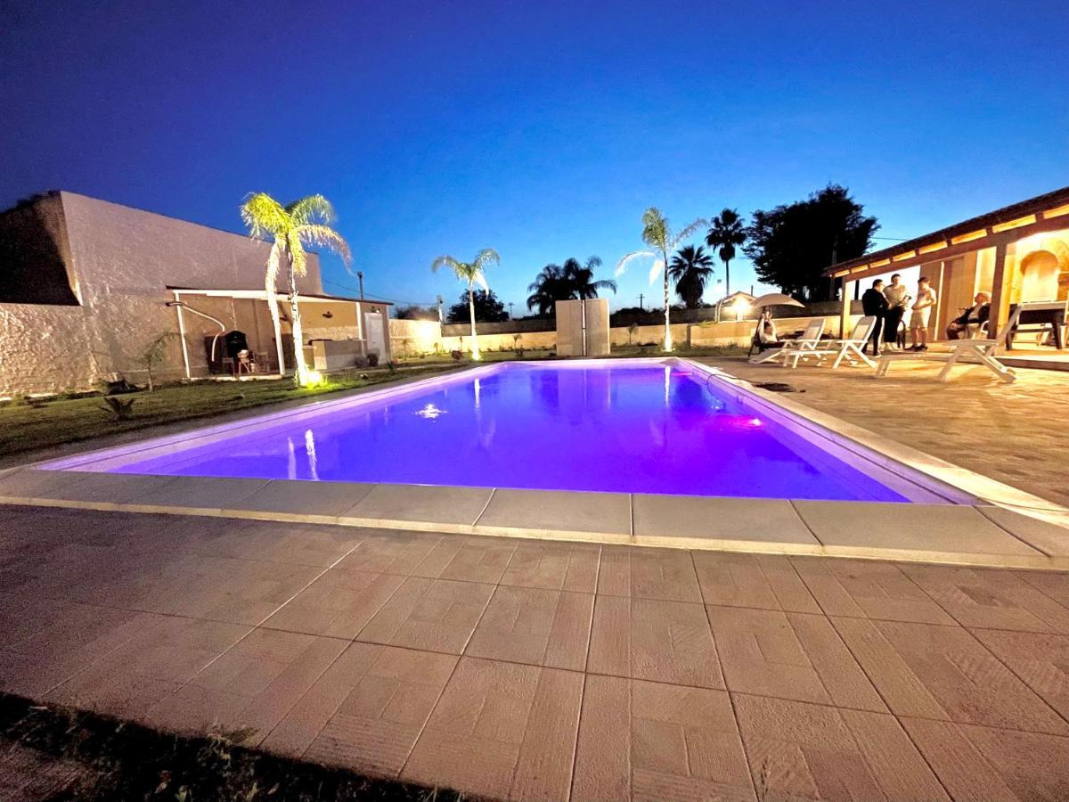 Villa Nunzia con piscina, sauna e idromassaggio. Floridia Esterno foto