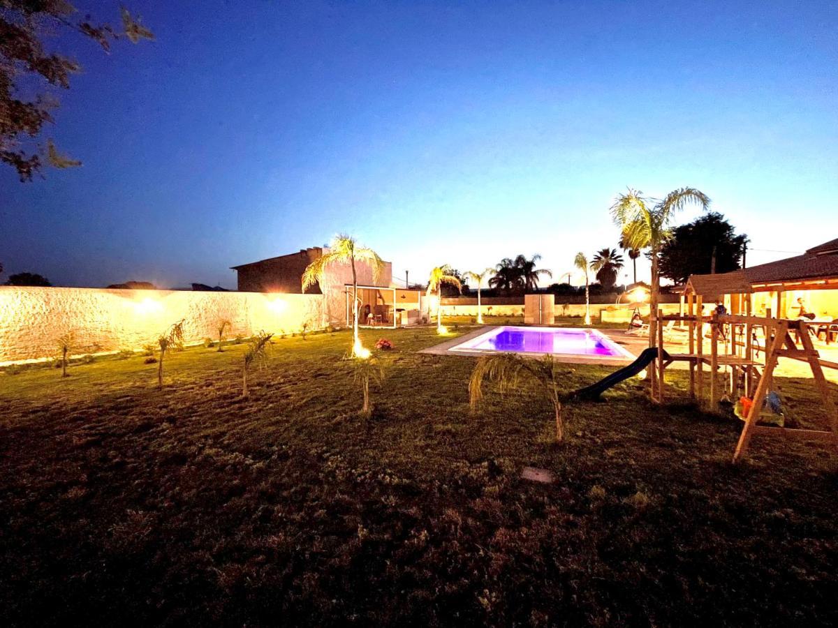 Villa Nunzia con piscina, sauna e idromassaggio. Floridia Esterno foto