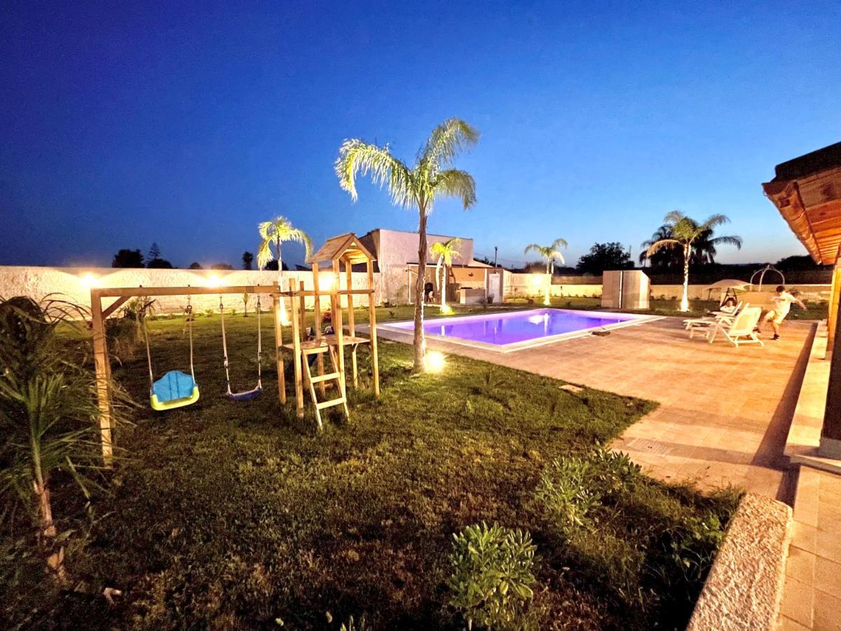 Villa Nunzia con piscina, sauna e idromassaggio. Floridia Esterno foto